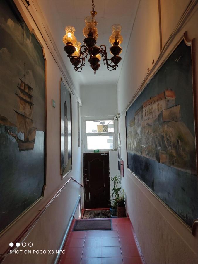 Sobe Sa Sopstvenim Kupatilom Private Rooms Bathroom In Center โนวีซาด ภายนอก รูปภาพ